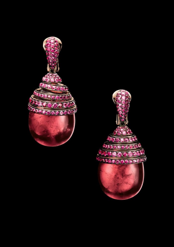 Boucles d'oreilles Melody of Colours en or rose serties de 2 tourmalines (136.10 carats) et 372 Spinelles (6.53 carats) p