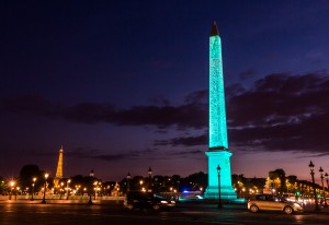 Concorde illuminé en Bleu Tiffany pour l'inauguration de la boutique sur les Champs Elysées